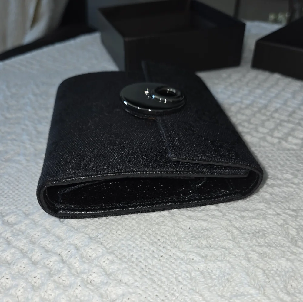 Like New! Gucci Bundle - GG Black Cloth Wallet and Agenda - Picture 4 of 16